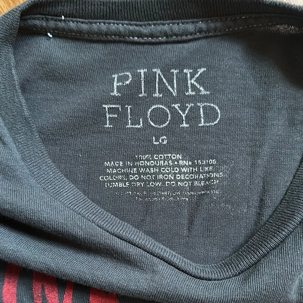 Pink Floyd Black Short Sleeve Tee Classic Style - Picture 3 of 3